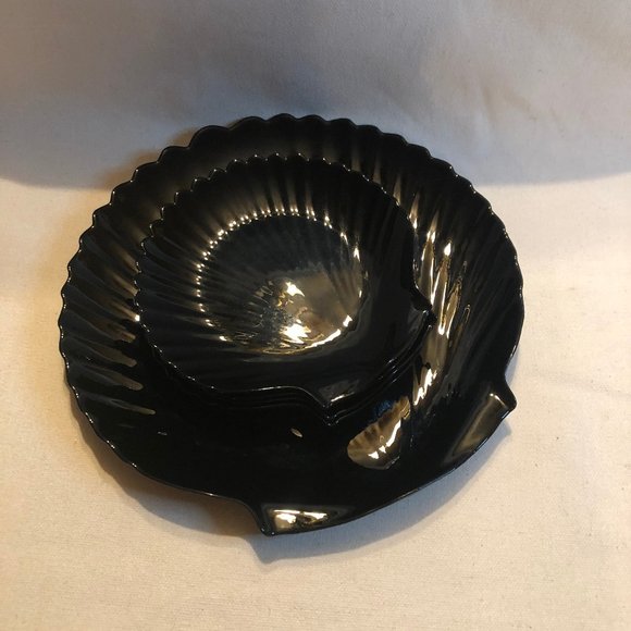 Gorgeous Set of Black Glass Shell Large Serving Plate / Platter with 4 Plates - Picture 7 of 8